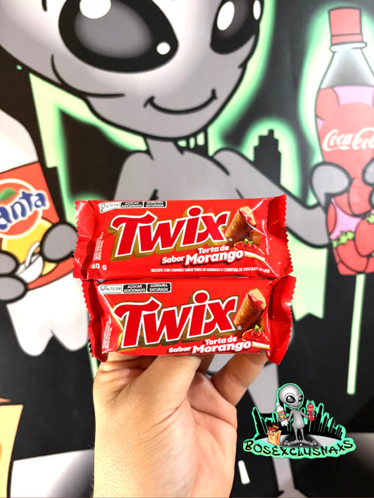 Twix Strawberry Cheesecake